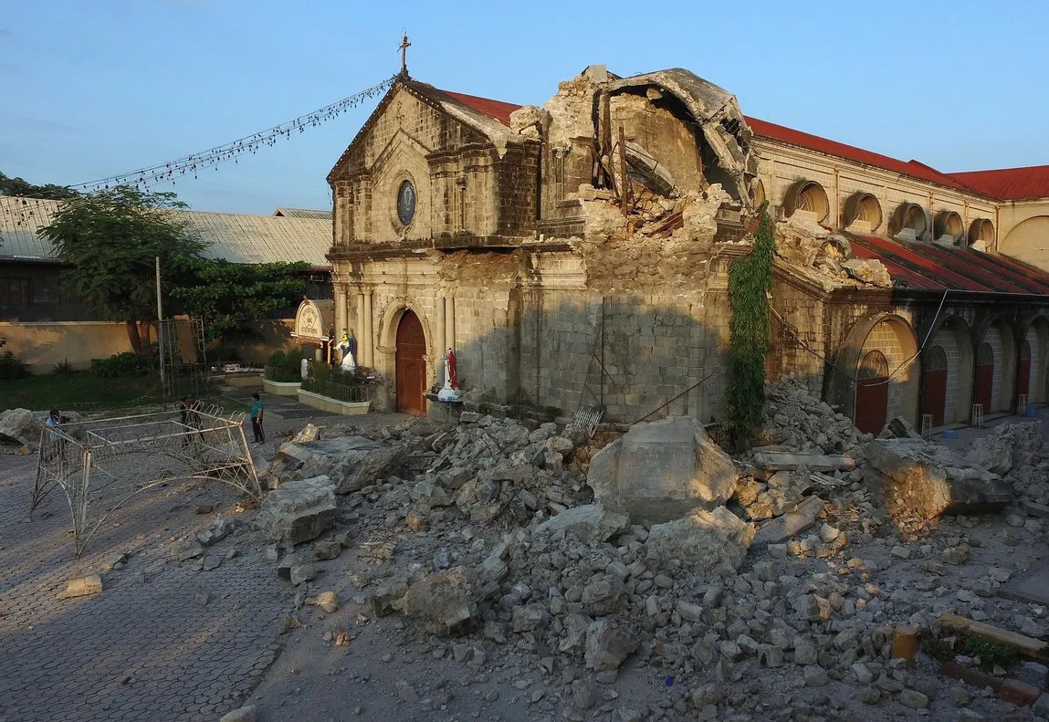 Fuertes sismos dejan decenas de heridos en Filipinas