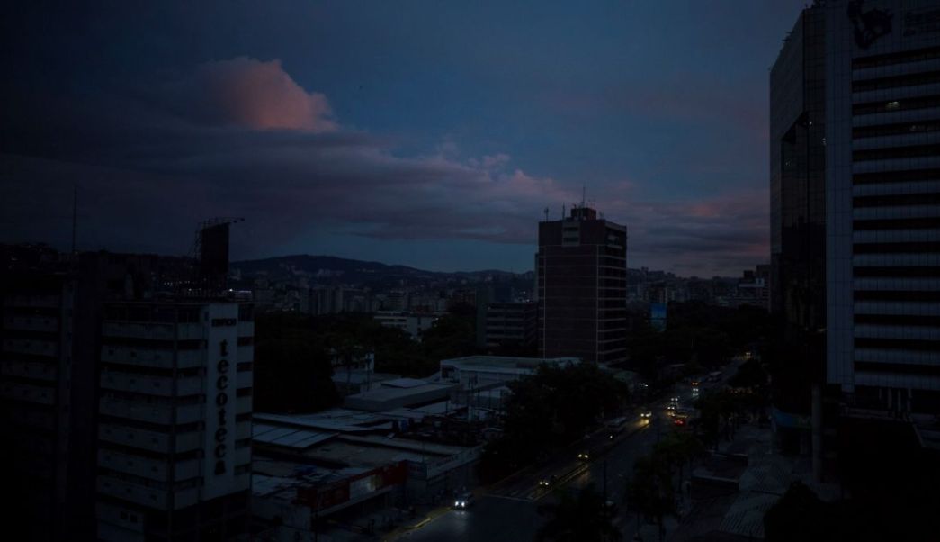 "Ataque electromagnético" deja sin luz a Venezuela