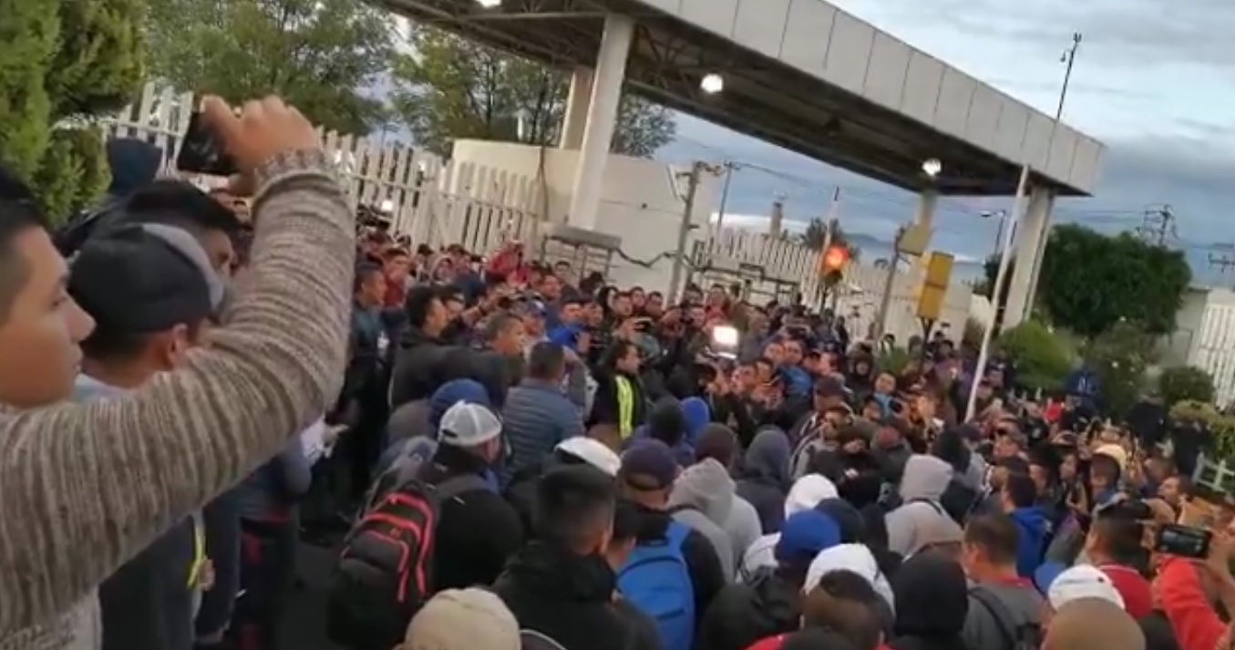 Agreden a coordinadora de la GN en protesta de policías federales