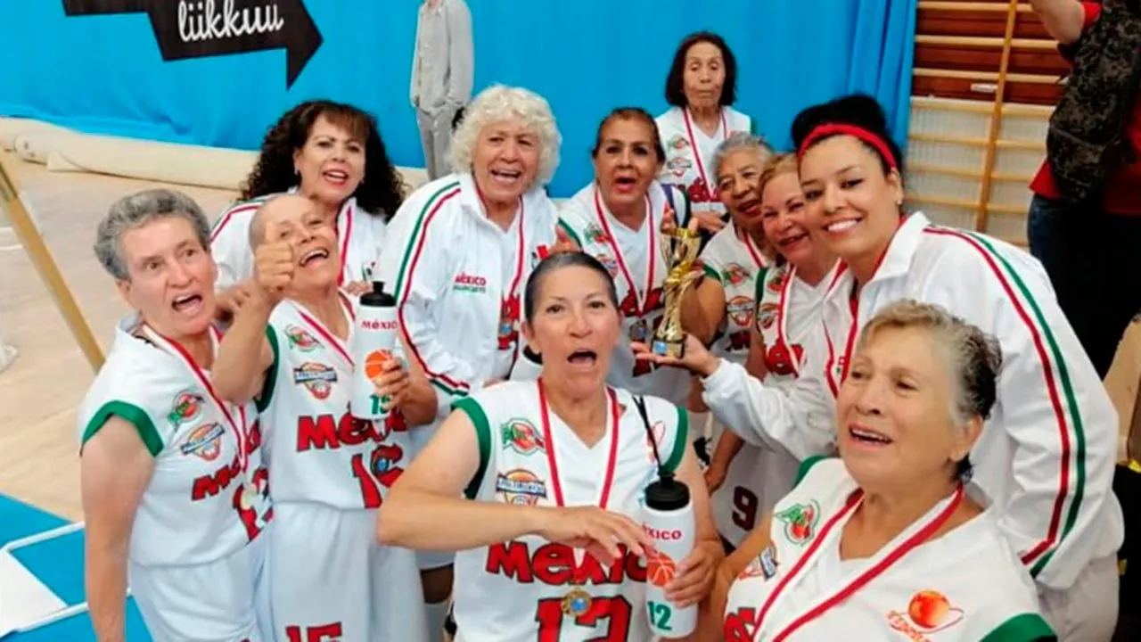 Ganan "abuelitas" mexicanas campeonato mundial de basquetbol