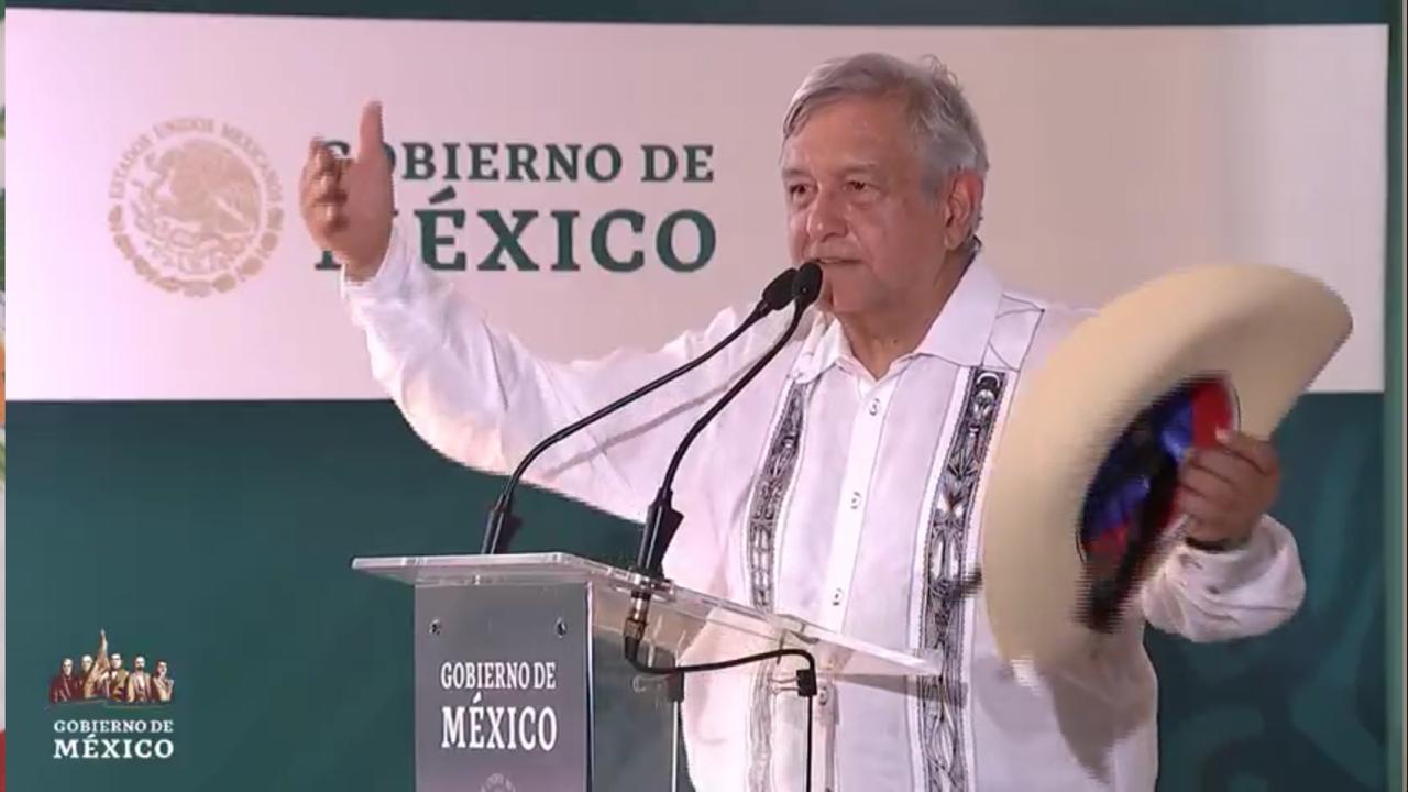 Recibí un elefante grande, reumático y mañoso: AMLO en Michoacán