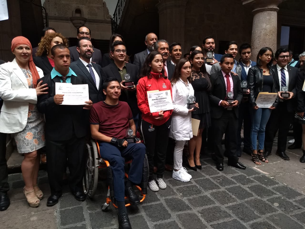 Morón acepta que falta más apoyo al sector juvenil