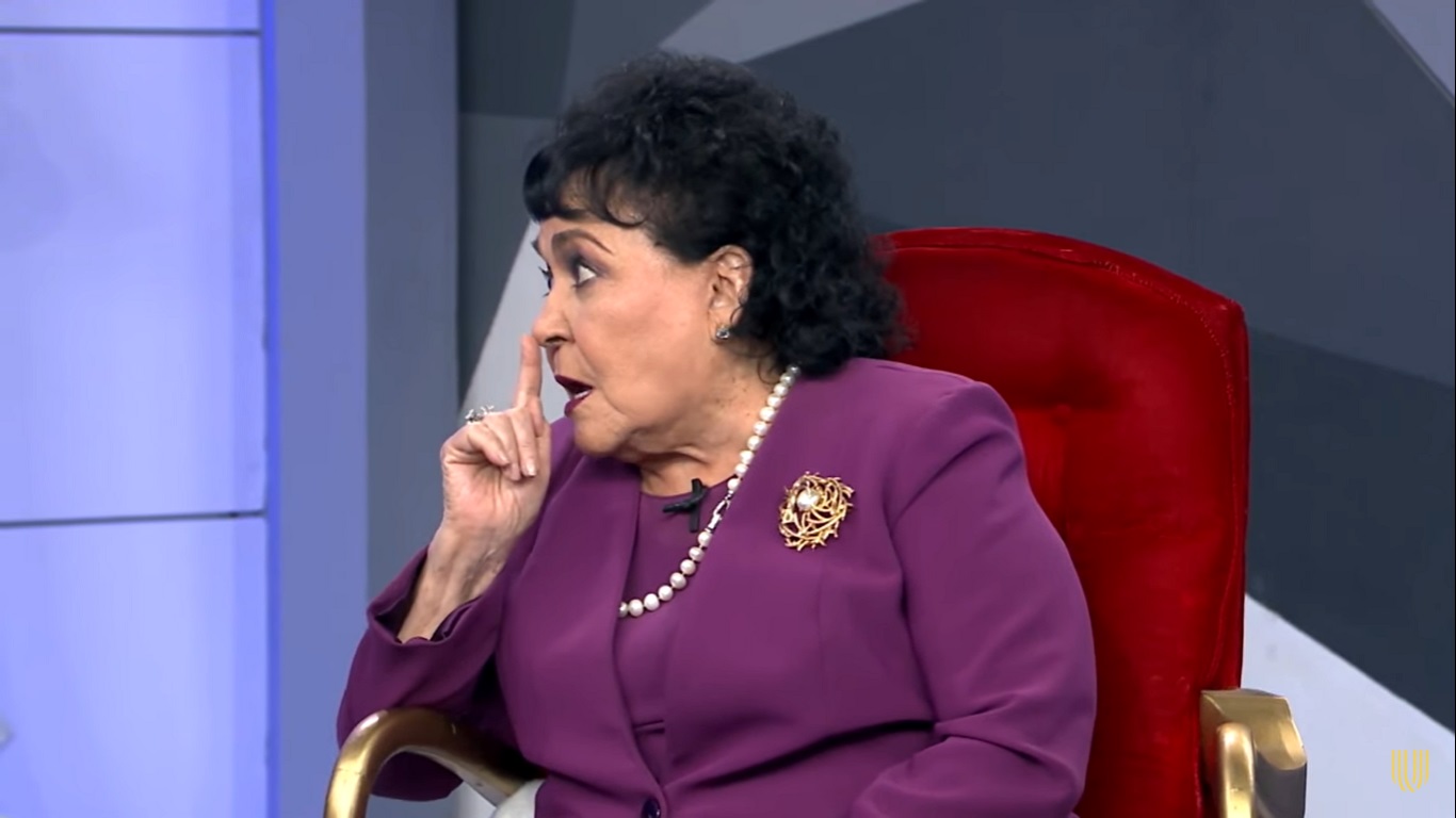 Golpear a los hijos la mejor forma de educar: Carmen Salinas