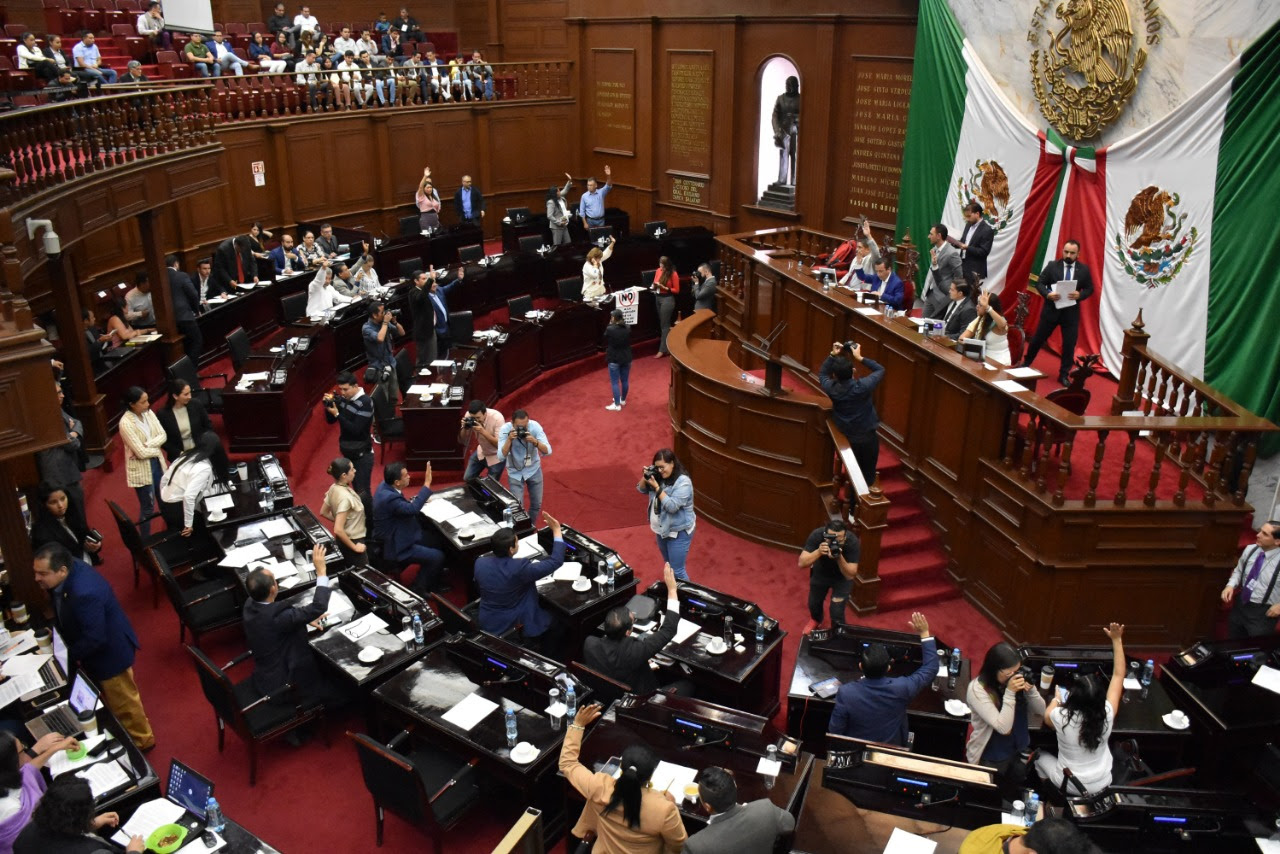 Recibe Legislativo iniciativa para que Ejecutivo desincorpore bienes inmuebles para enajenación