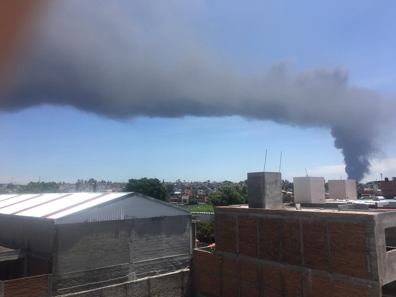 Vecinos de ciudad industrial reportar explosiones en la empresa de plástico