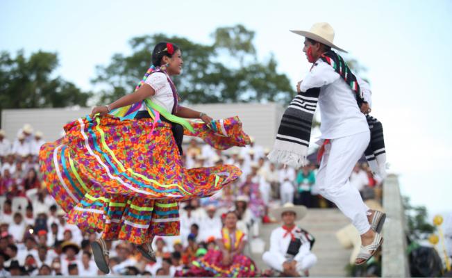 Guelaguetza el 15 de septiembre en el Zócalo