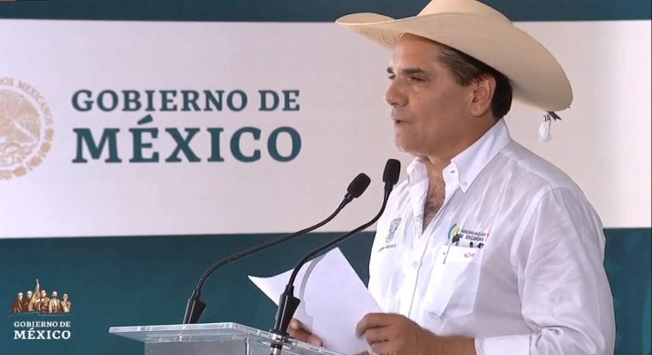 Asegura gobernador de Michoacán que entregará un sistema de salud sin deudas