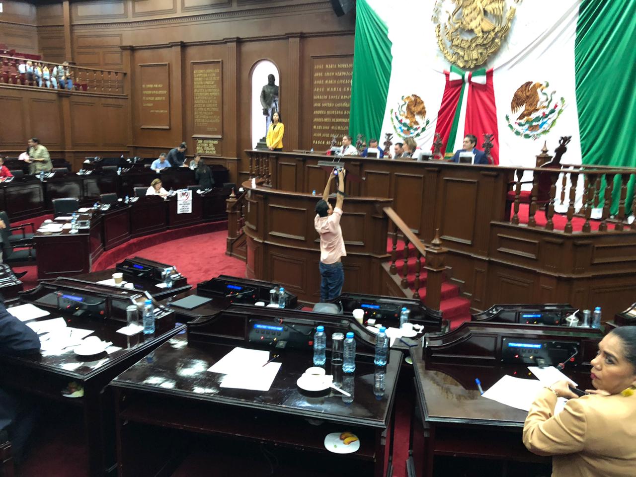 ¡Otra vez! Se queda sin quórum pleno legislativo