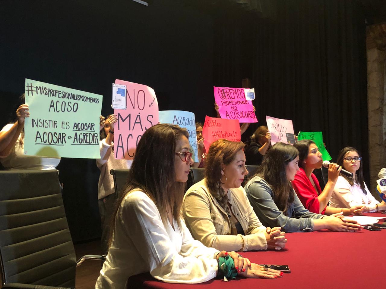 Exigen alumnas de la UMSNH destitución de profesor acosador