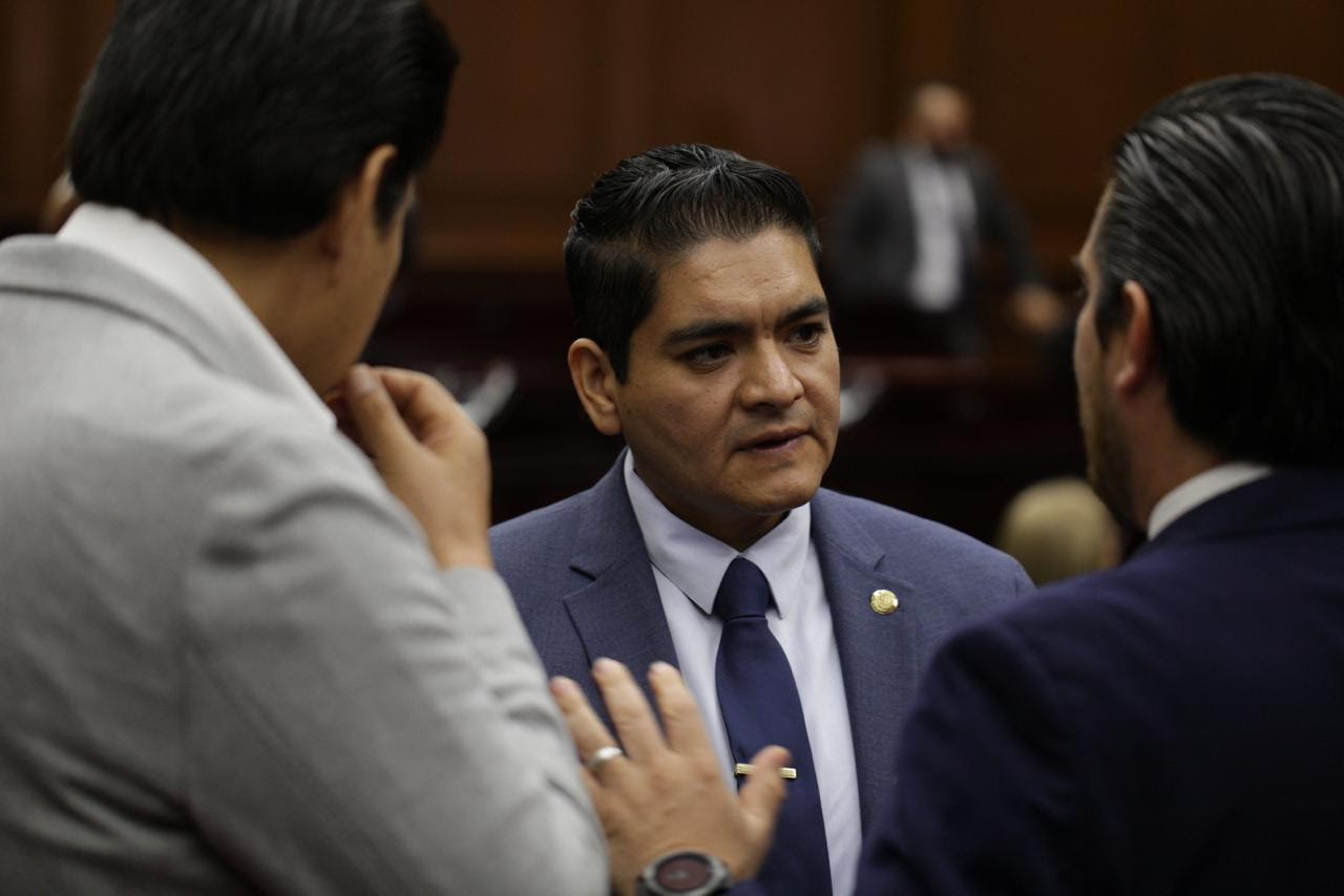 Diputados requerimos actuar con responsabilidad por los michoacanos: Arturo Hernández Vázquez