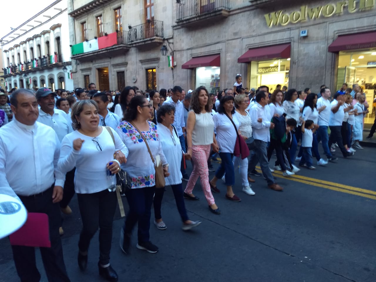 Para Morón, marcha por la paz, contribuye a la tranquilidad de Morelia