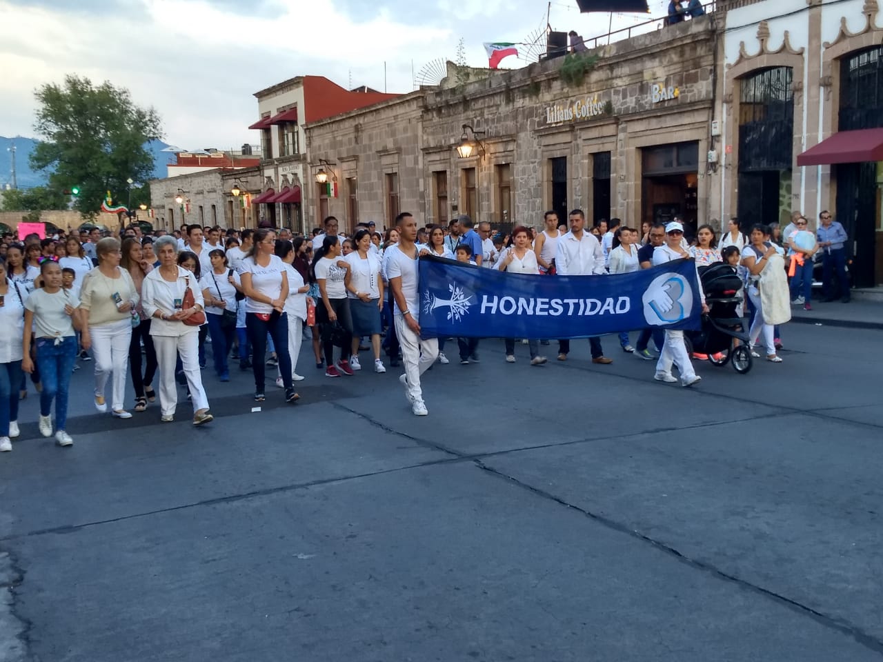 A través de una marcha, morelianos claman paz