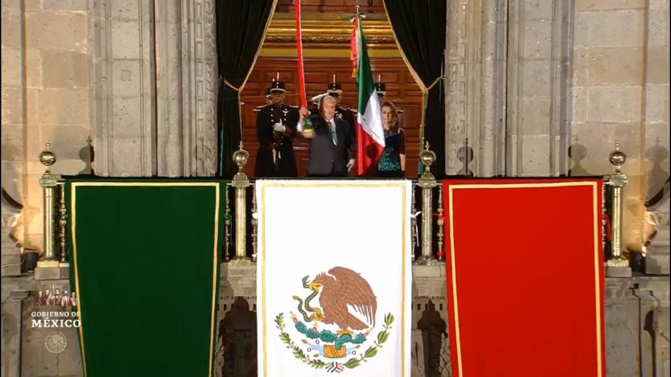 Da AMLO su primer Grito de Independencia