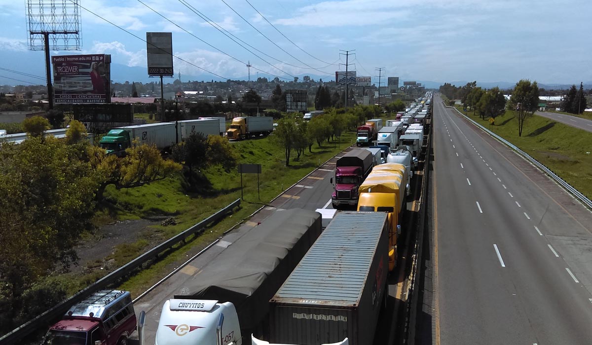 Anuncian paro nacional de transportistas