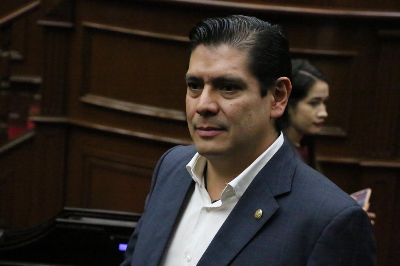 Presenta iniciativa para eliminar temporalidad en actas de nacimiento