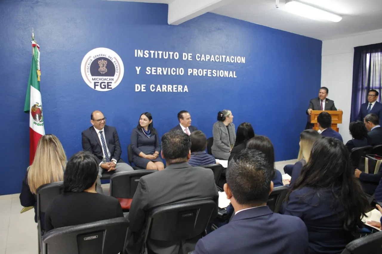 Capacitación, ruta directa a la excelencia: FGE