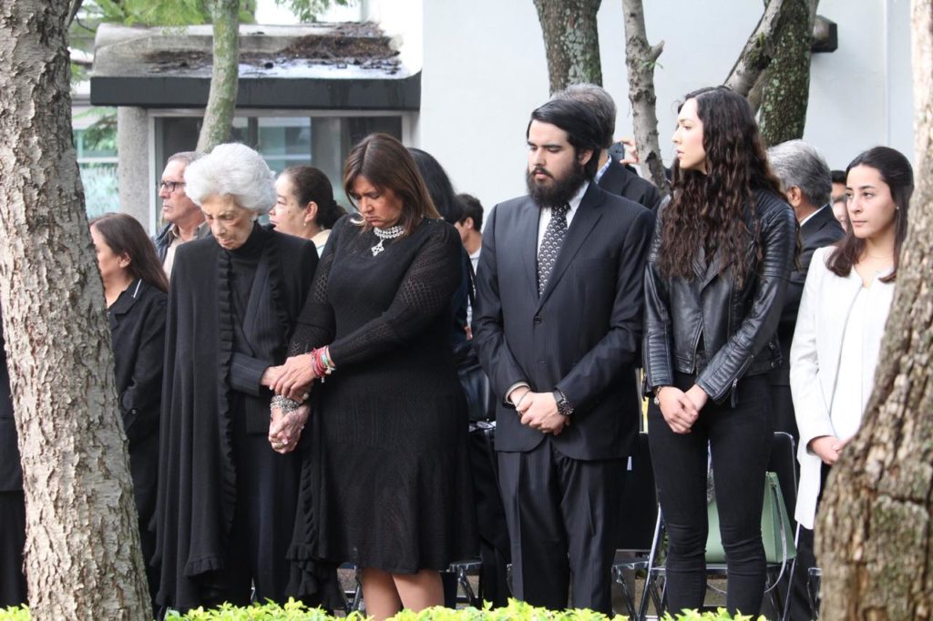 UNLA da último adiós a uno de sus fundadores