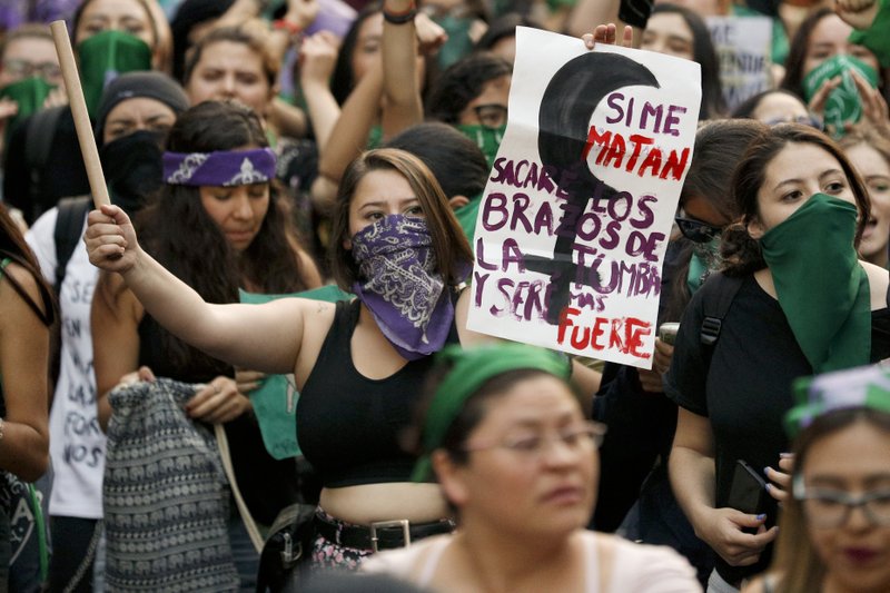 Pintas y destrozos durante marcha “Ni una Menos”