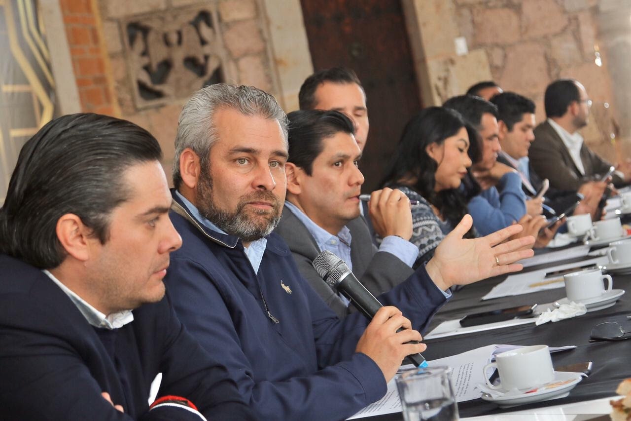 Reunión de empresarios y legisladores