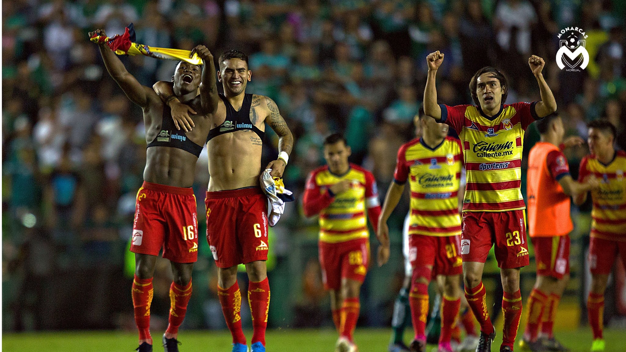 ¡Monarcas sorprende en el Nou Camp!