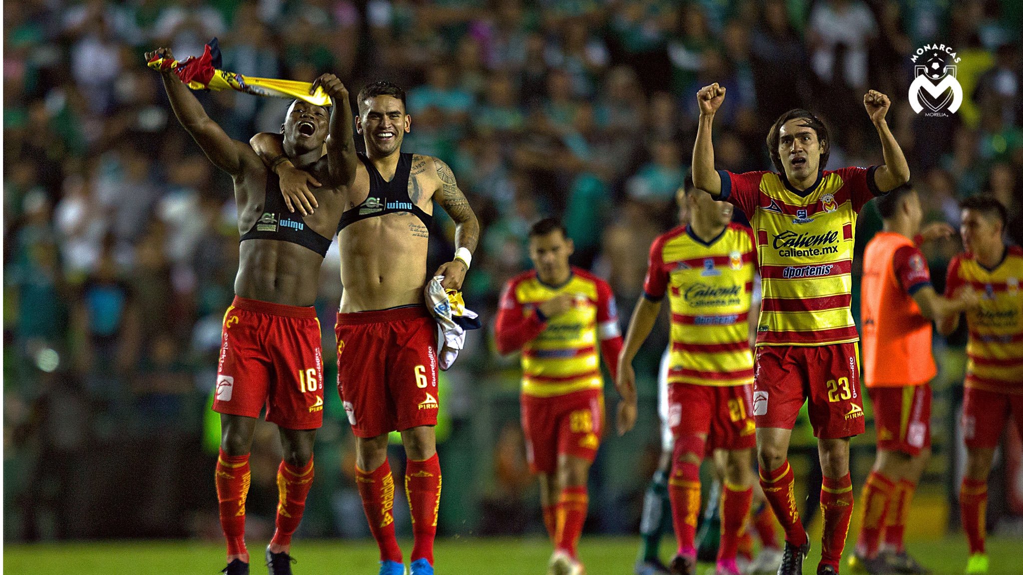 ¡Monarcas sorprende en el Nou Camp!