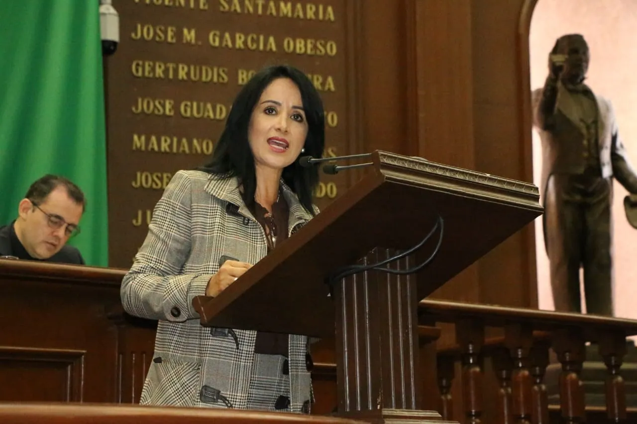 Descanso paternal criterio de equidad que debe ser previsto en la Ley: Lucila Martínez