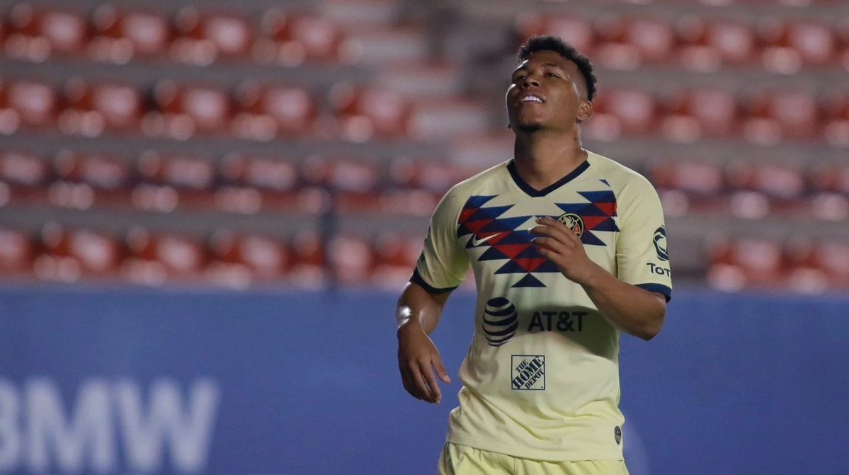 Se filtra supuesto "pack" del americanista Roger Martínez