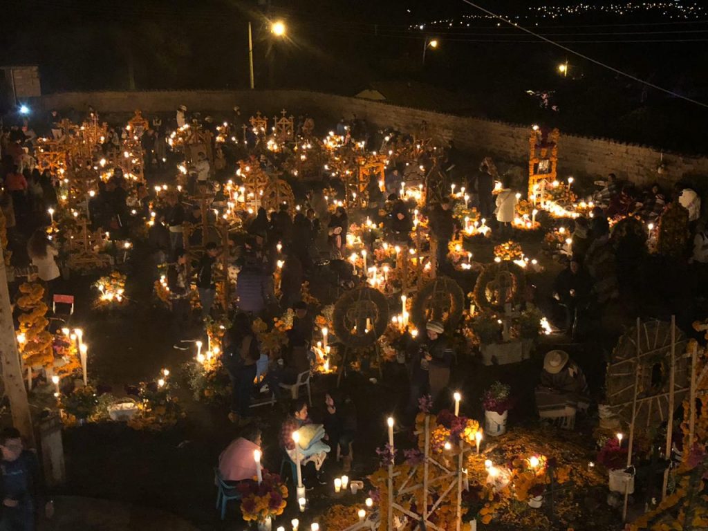 Majestuosa e inigualable Noche de Muertos en Michoacán