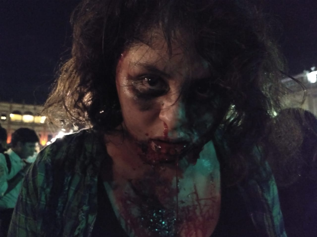 Horda de zombies ataca el centro de Morelia