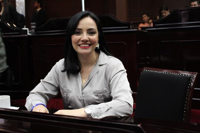 Impulsará Adriana Hernández reformas en beneficio de las personas con discapacidad