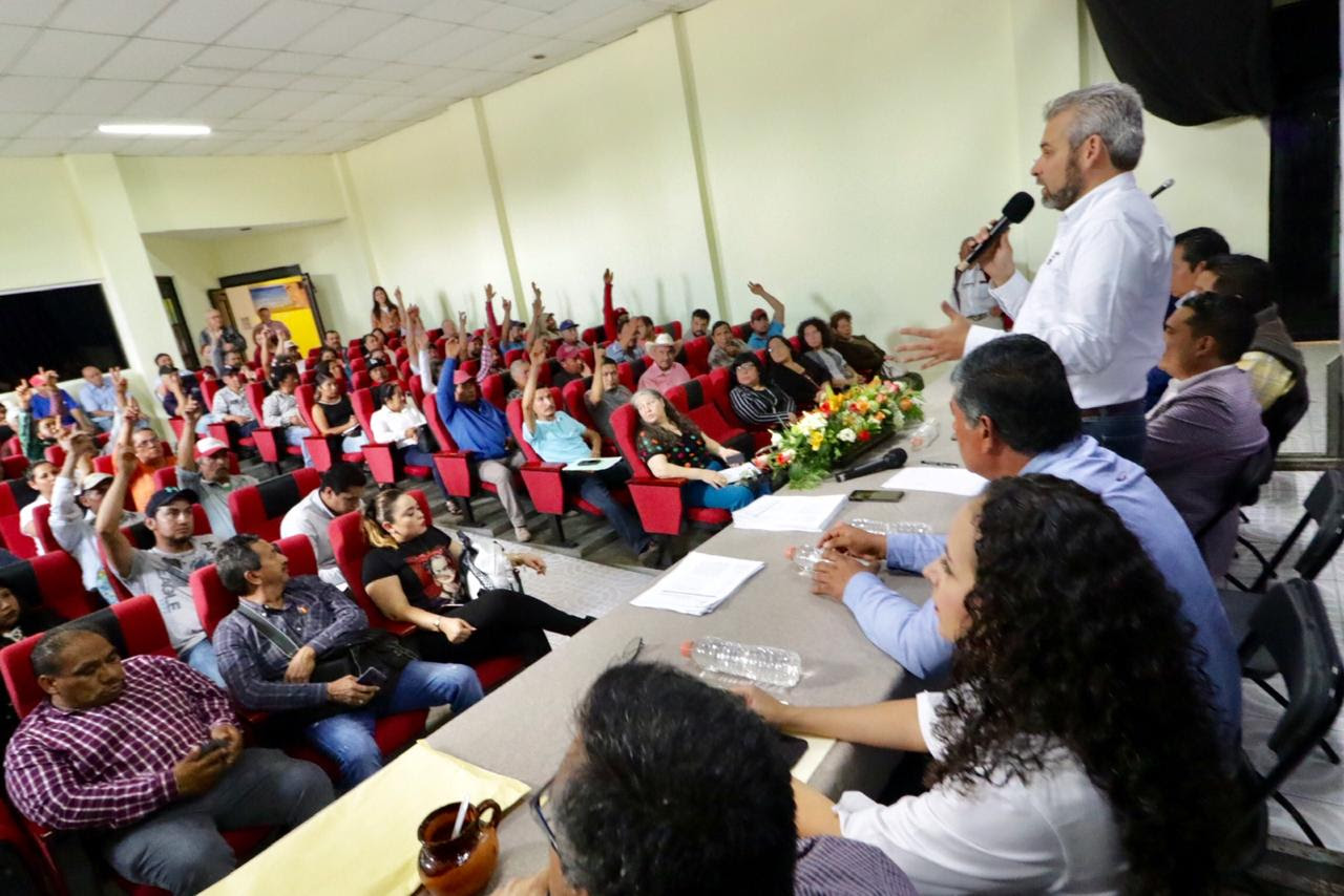 Llama Alfredo Ramírez a escuchar la voz de jefes de tenencia en el Congreso