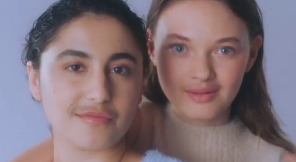 Se vuelve tendencia de belleza el bigote femenino