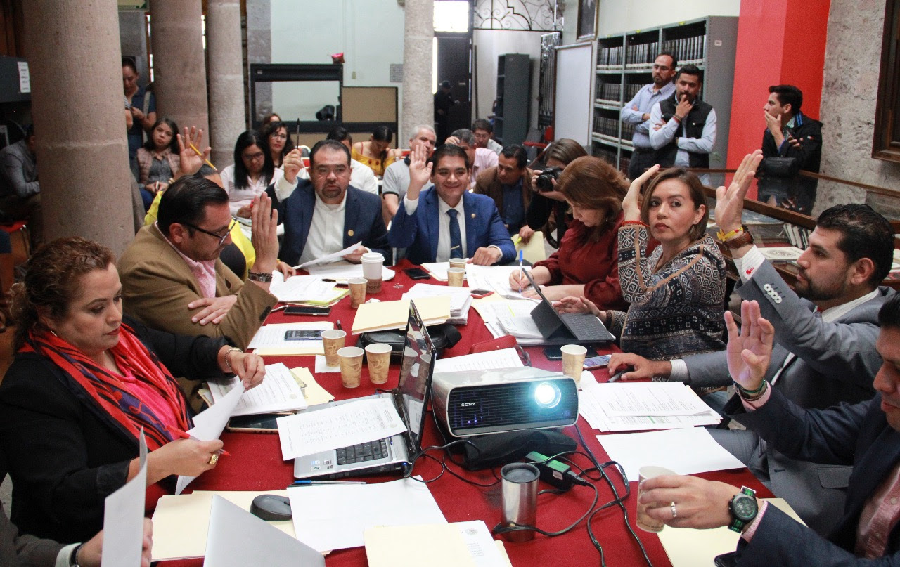 Diputados avalan dictamen para la contratación de créditos municipales