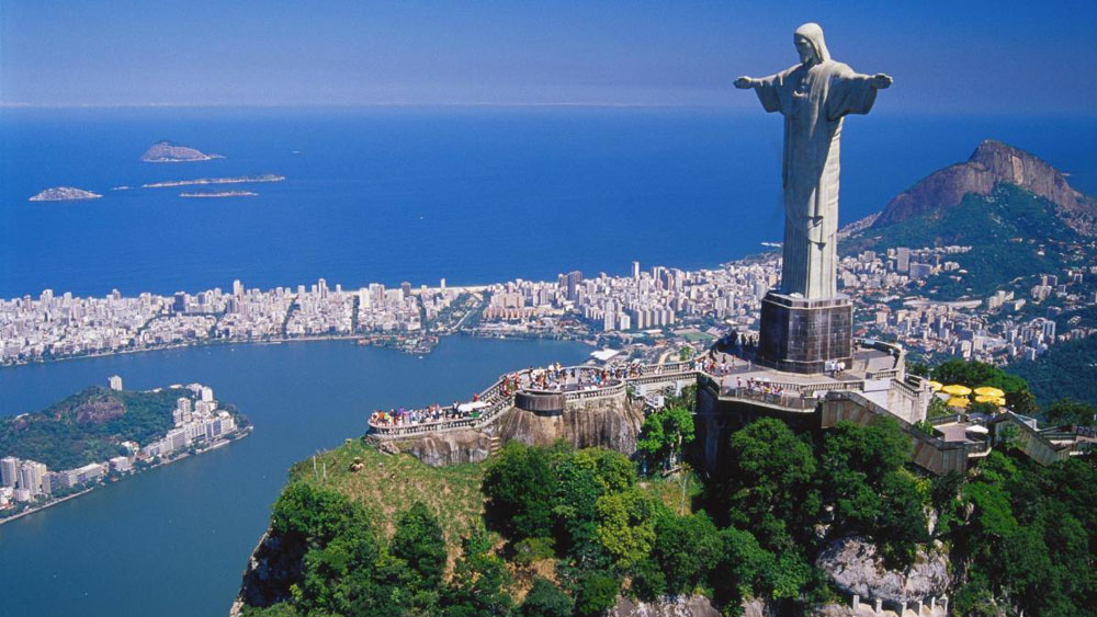 Cristo Redentor se viste con camisa del Flamengo