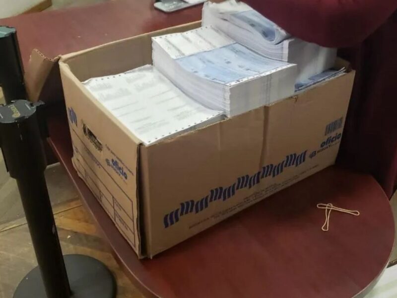 La SEE de Michoacán inició la entrega de cheques para el pago de adeudos atrasados: bonos a docentes y administrativos, avanzando en la federalización de la nómina y certeza al magisterio