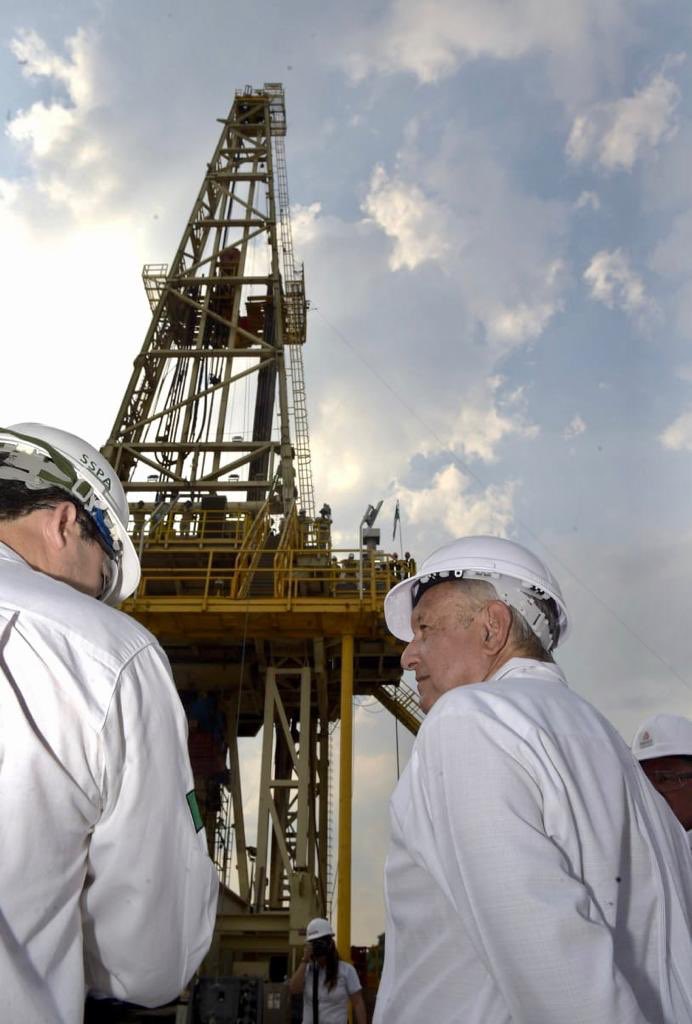 Pemex comprará 7 plataformas petroleras para el Golfo de México