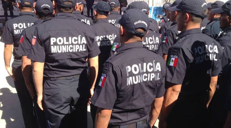 Investiga Ayuntamiento a policías