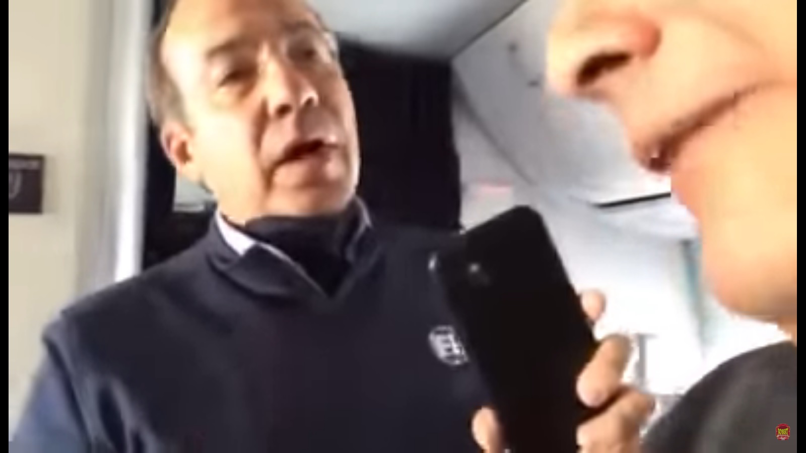 “Espero sea llevado a juicio político” señala viajero en avión a Felipe Calderón