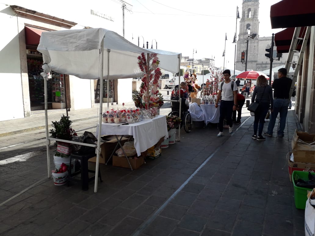 Por San Valentín, permitirán 46 ambulantes en el centro