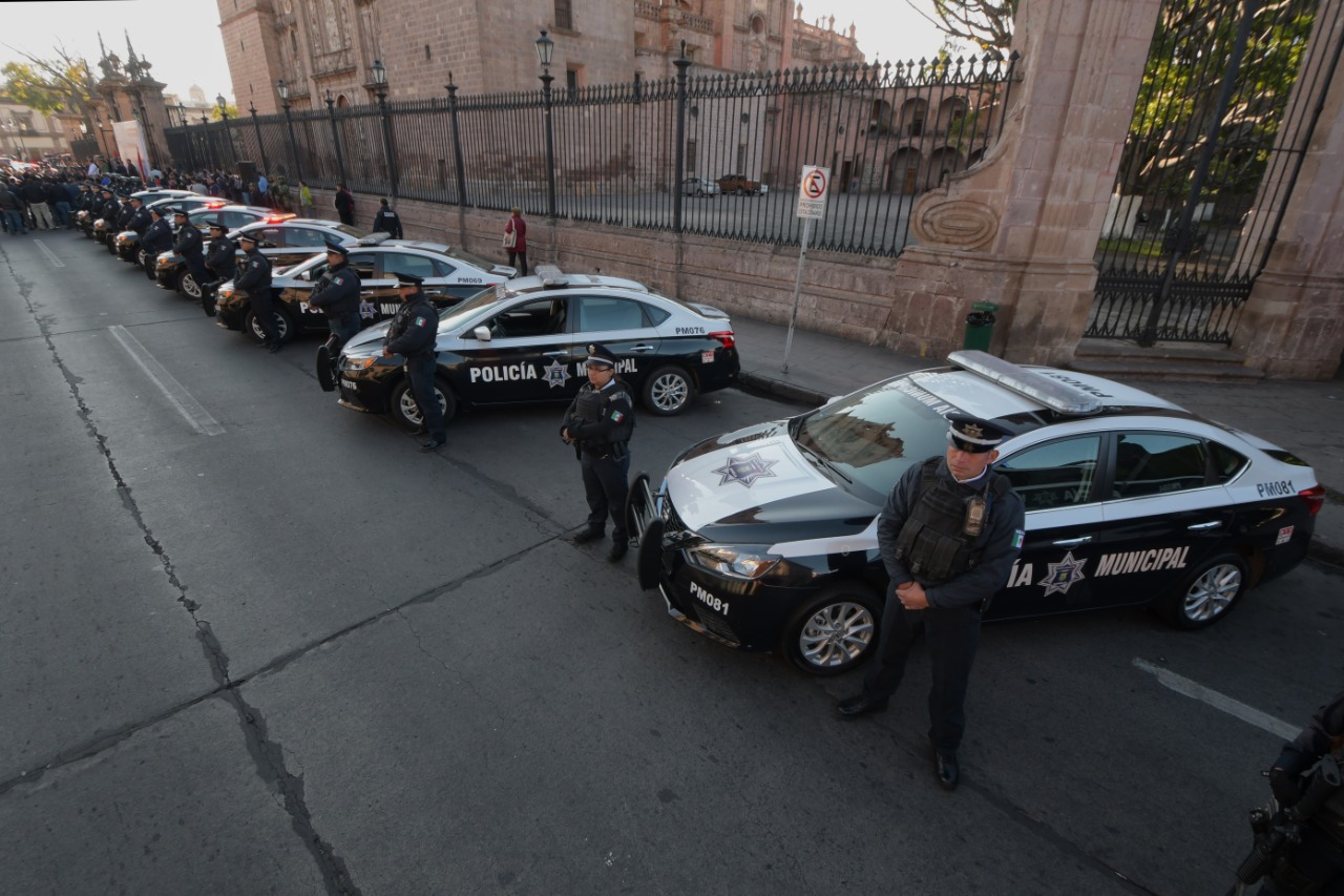 Policía atiende rápido derribo escultura