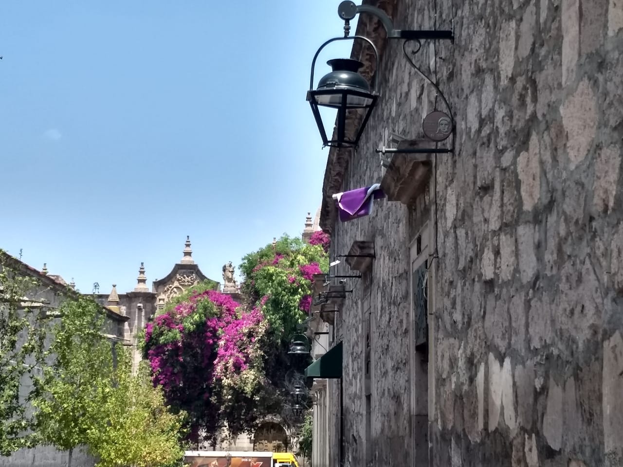 Nuevas luminarias del Centro histórico con avance de 50%