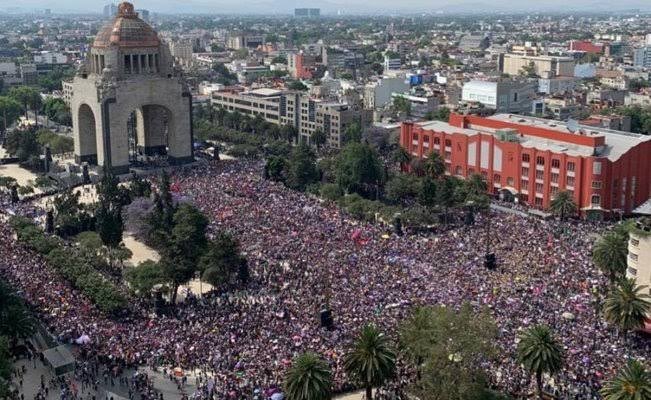 Reportan más de 80 mil mujeres en marcha #8M en CDMX