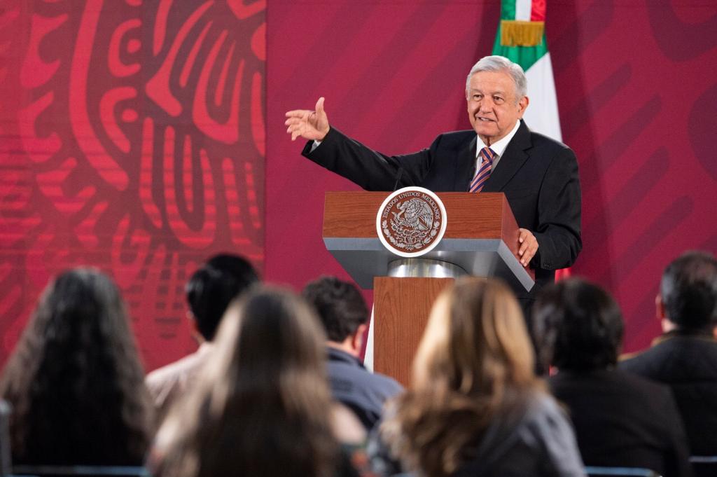 Asegura AMLO mantener diálogo con la CNTE