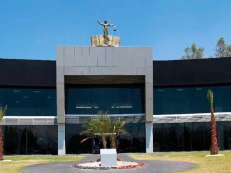 La FGE de Michoacán recuperó un auto con reporte de robo en Uruapan y puso a disposición del Ministerio Público al conductor, como parte de su estrategia contra el robo vehicular