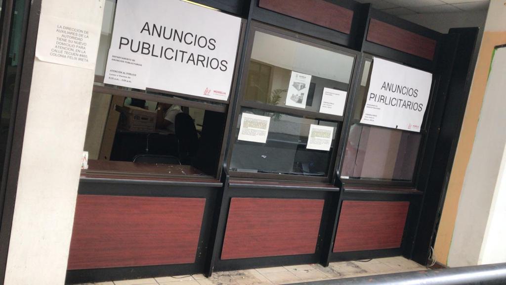 aplazamiento en trámite de licencias de anuncios publicitarios