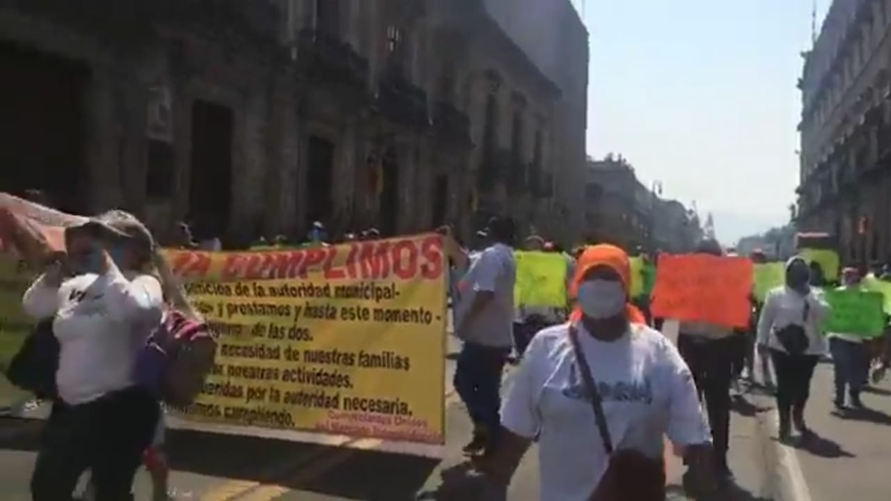 Locatarios y dueños de gimnasios se manifestaron en el centro histórico