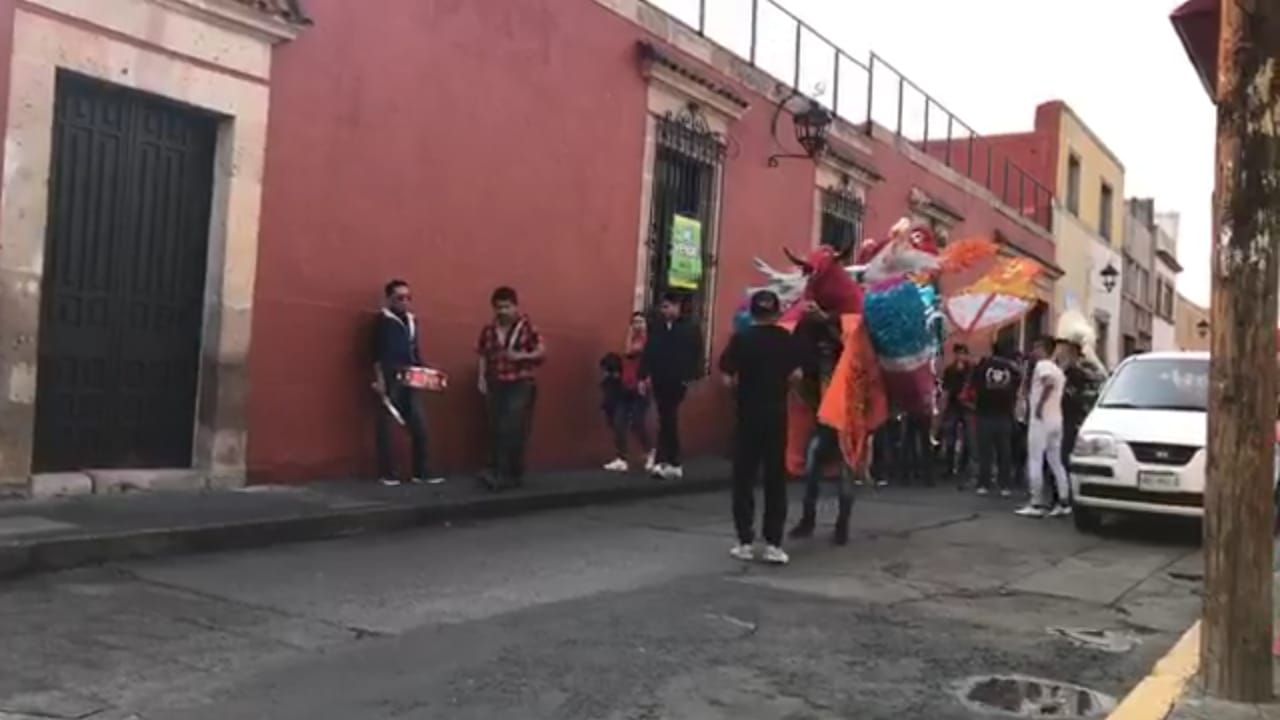Torito de petate sale a las calles del centro histórico de Morelia