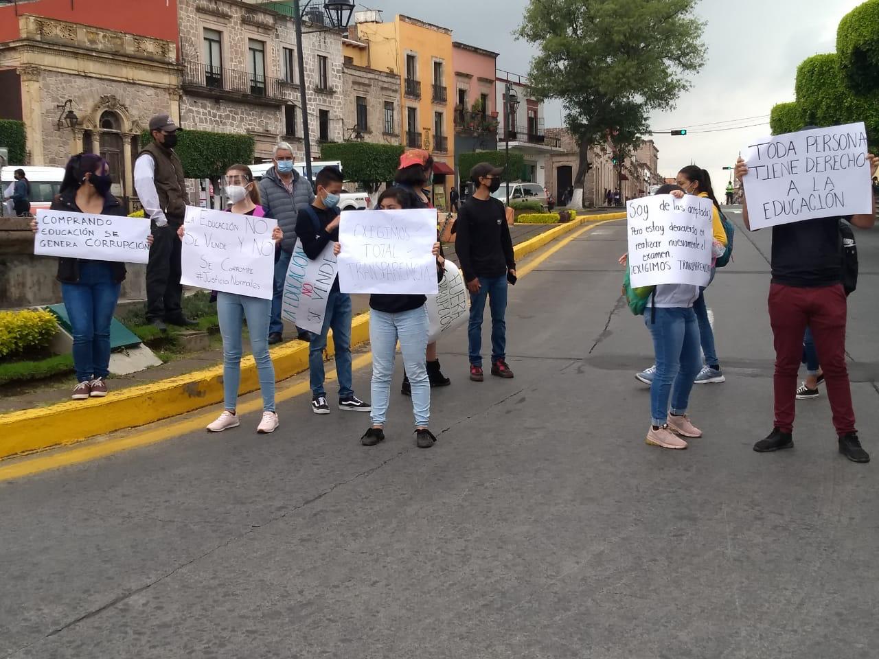 El viernes, reposición de exámenes en normales de Michoacán