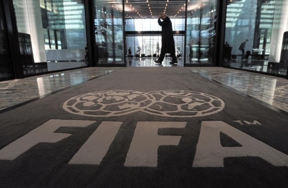 Prevé FIFA pérdidas de casi 14 mmdd en el mundo por el coronavirus