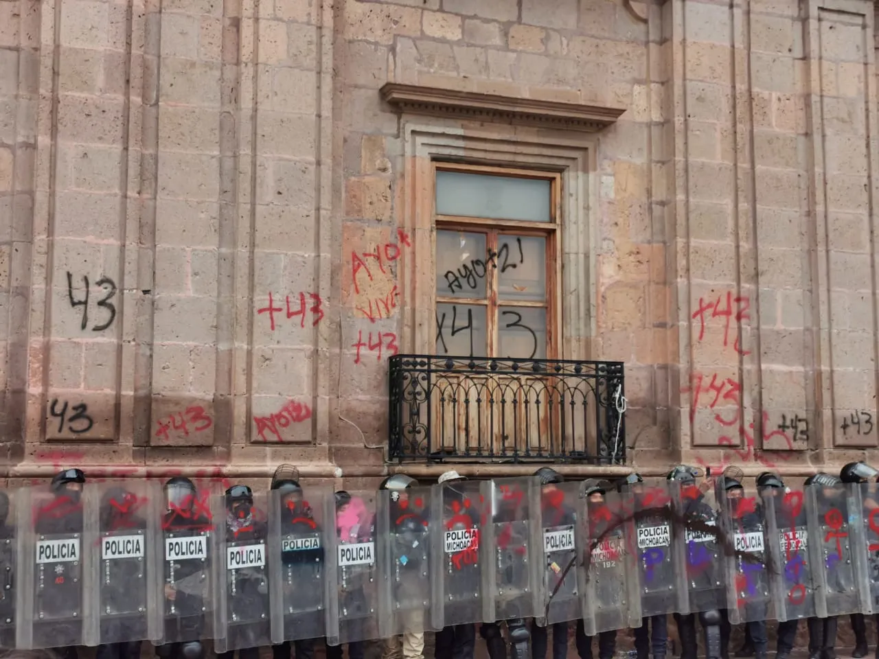 pintas en Palacio de Gobierno